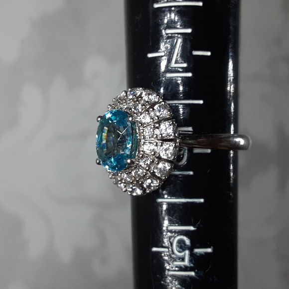 925 Blue And White Zircon Ring. - Picture 6 of 6
